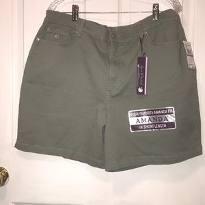 Gloria Vanderbilt shorts
